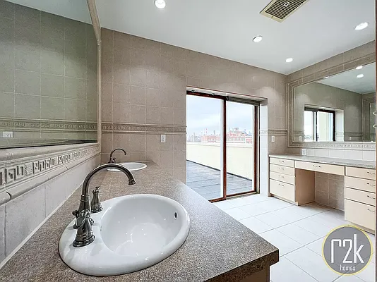 Rented by Realty 2000 Corp | media 72