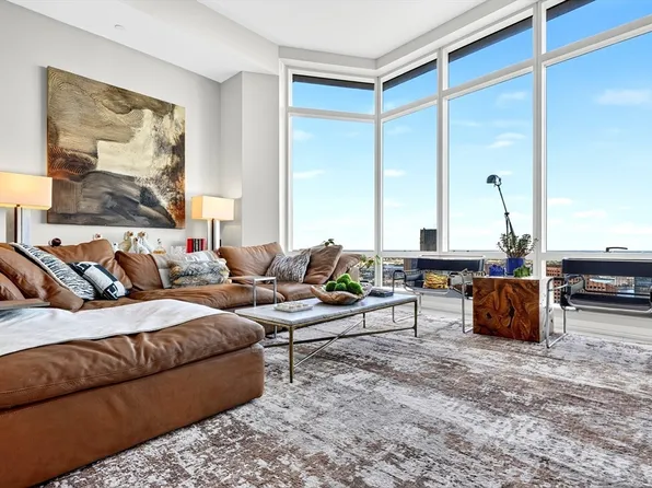 1 Franklin St #Penthouse 1c, Boston, MA 02110