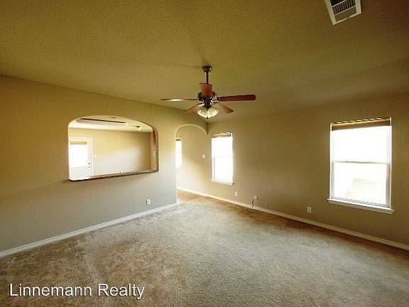 4th image of 2904 Montague County Dr