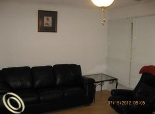 2483 Old Kent Rd W, Warren, MI 48091