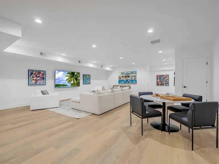9 Feldman Ct — Photo 33