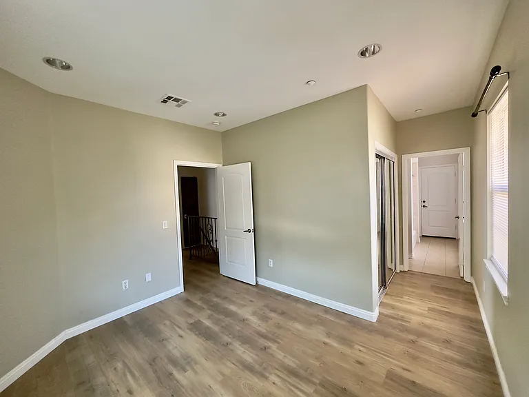968 S Highland Ave — Photo 16