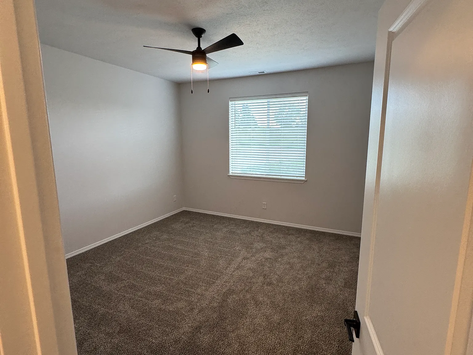3 bed, 1498 sqft, $2,595 — Photo 3