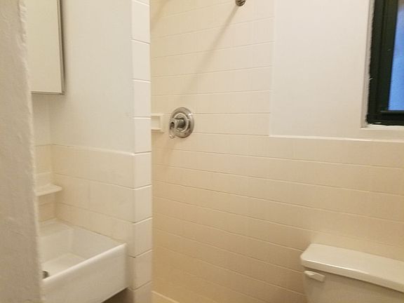 4th image of 334 E 77th St APT 14