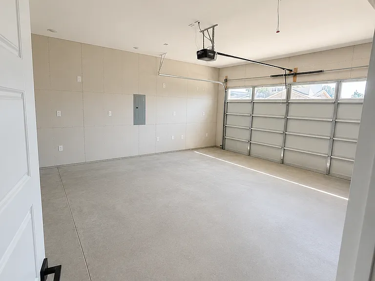 321 Bounding Main St — Photo 34