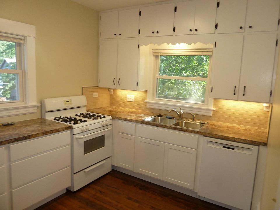 1st image of 642 1/2 Atwood St NE
