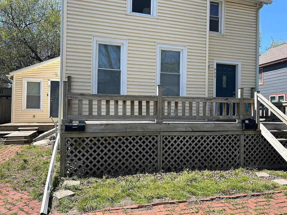 909-911 Connecticut