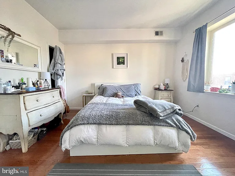 1131 Green St #3 — Photo 14