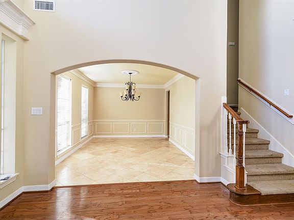 5th image of 8834 Aubrey Ln
