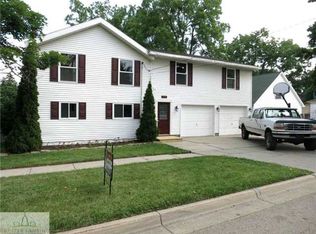 116 W Jefferson St, Dewitt, MI 48820