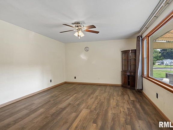 4th image of 229 N Milton Ave
