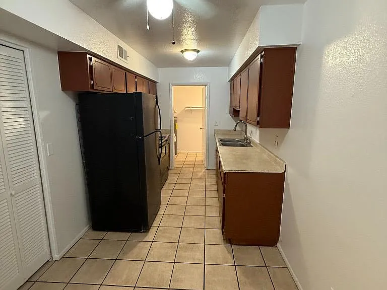 61 W Inglewood St #3 — Photo 3
