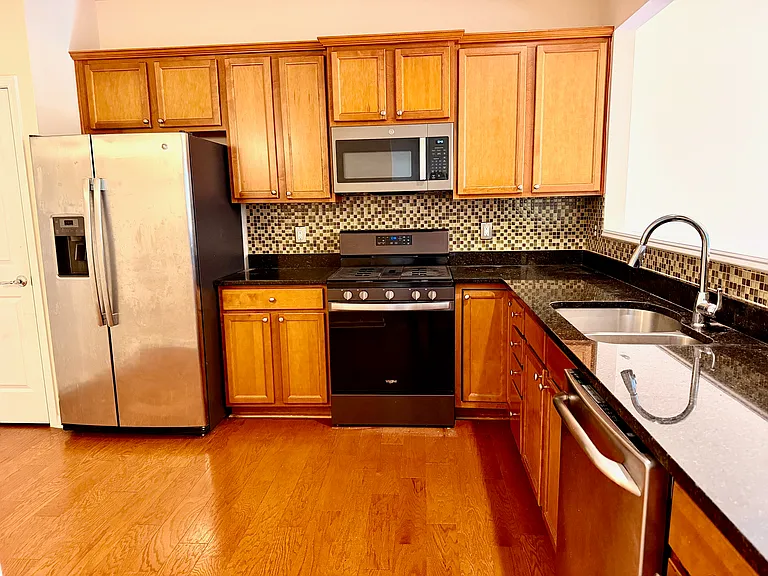 1004 Corwith Dr — Photo 3