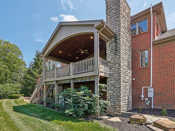 3rd image of 1080 River Forest Dr