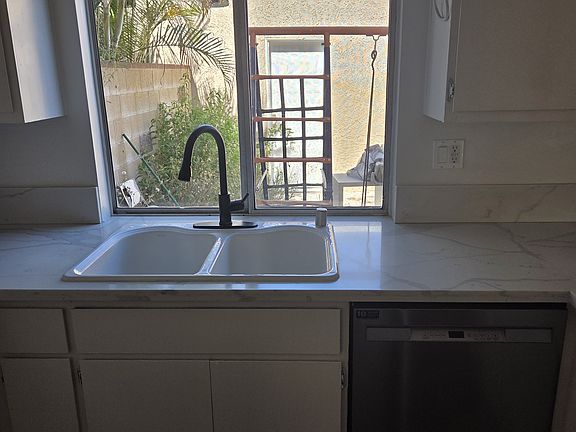 4th image of 14333 Van Nuys Blvd Unit 68