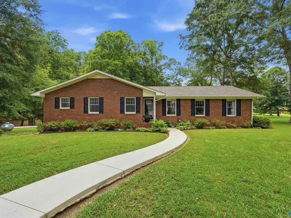 363 Horton Cir, Boaz, AL 35956