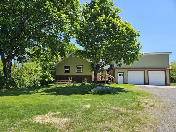 662 Temple Road, Farmington, ME 04938