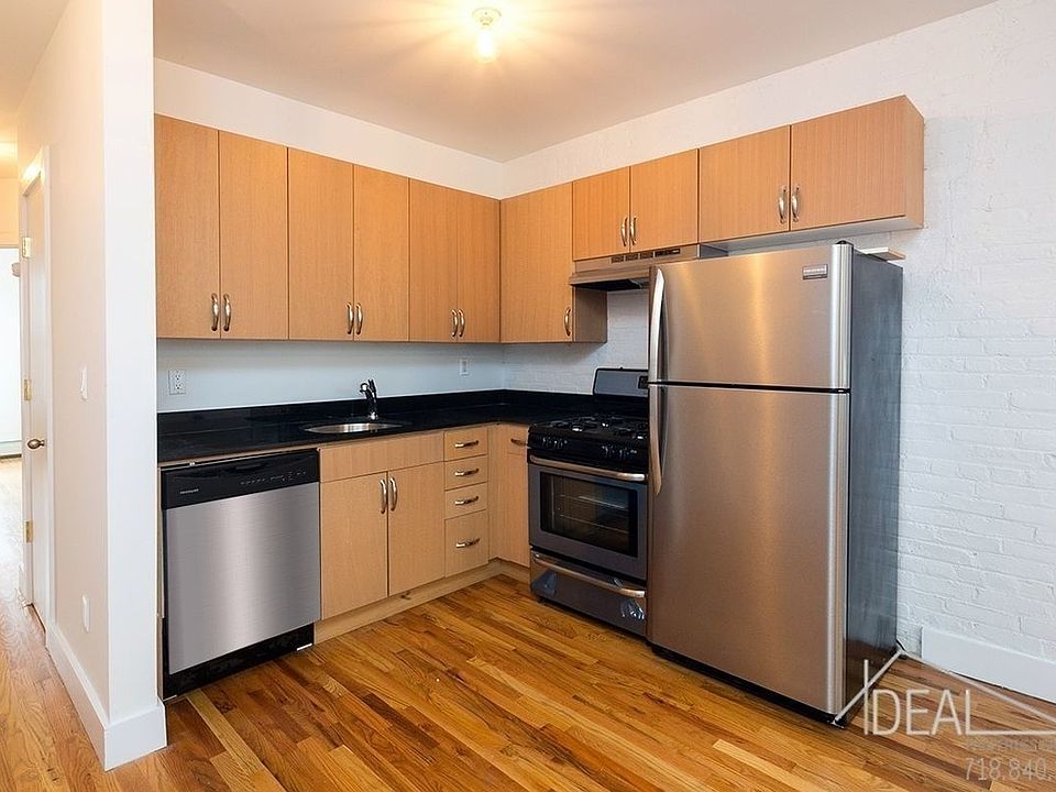 1st image of 54 Willoughby St #2
