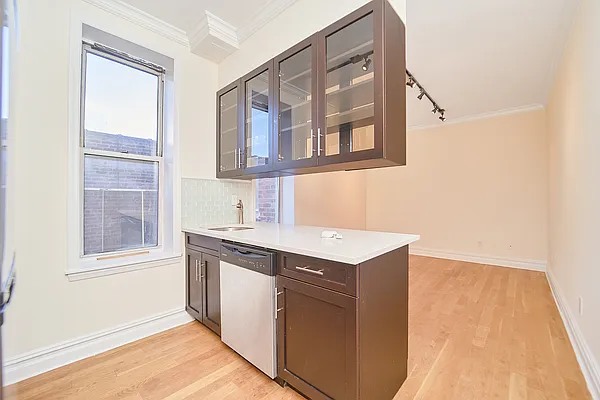 Rented by Living New York | media 12