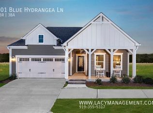 101 Blue Hydrangea Ln, Holly Springs, NC 27540