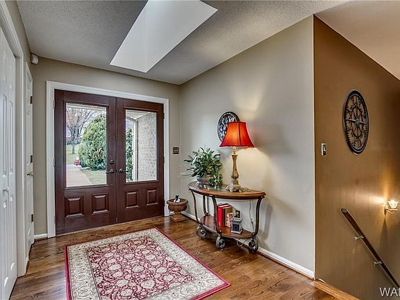 2nd image of 9739 Harvest Ln