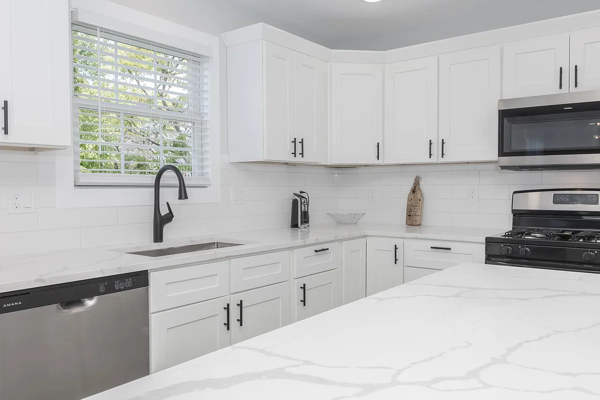 Building Photo - 3020 Grey Hawk Dr