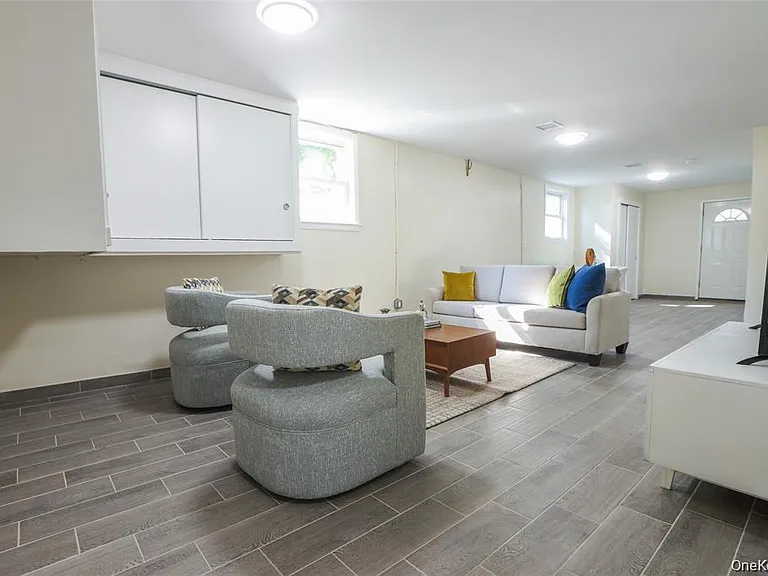 25 Van Duzen Pl #1 — Photo 15