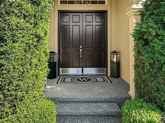 2nd image of 20537 NE 23rd Ct