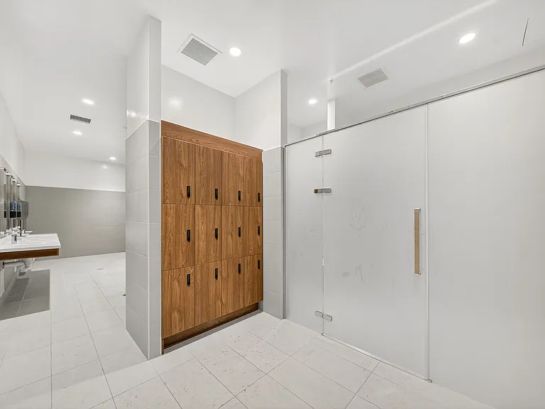 1515 Liona St #2002 — Photo 31