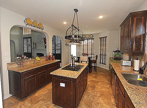 5th image of 10260 Red Bluff Ln
