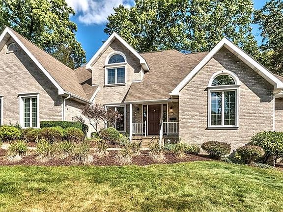 2nd image of 204 Thornwood Dr
