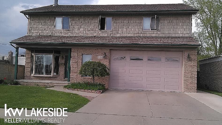 1st image of 21519 Downing Saint