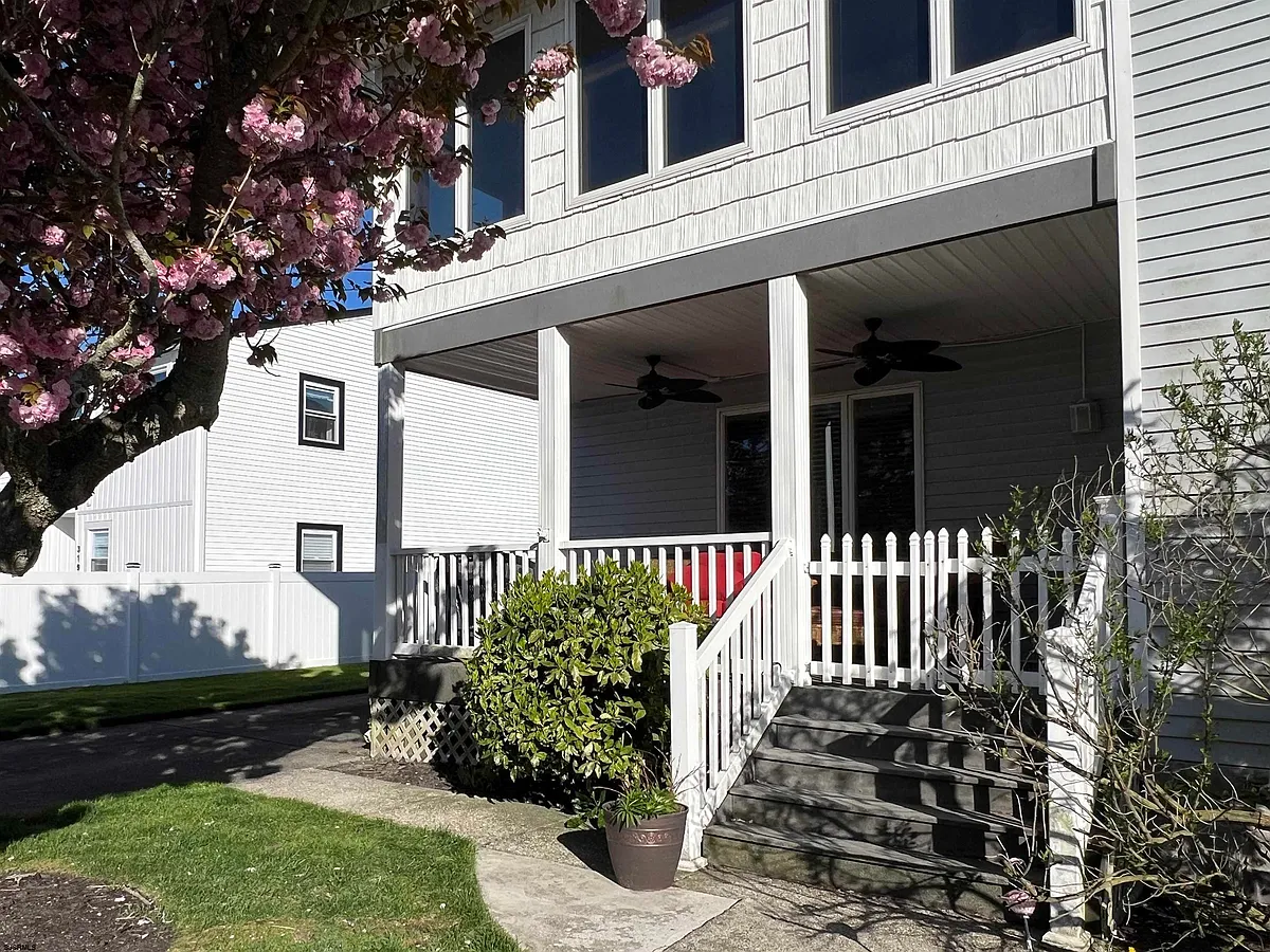 Building Photo - 430 Canterbury Ct #1