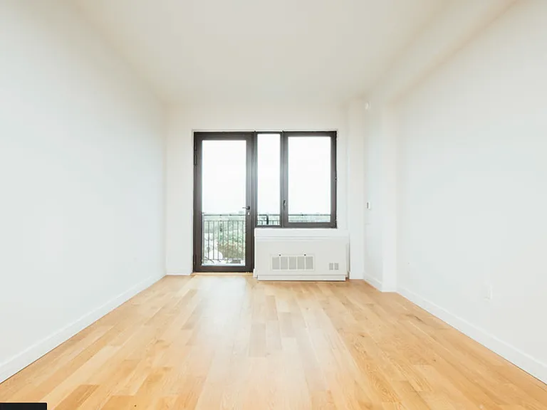 1801 Ocean Ave #3R — Photo 10