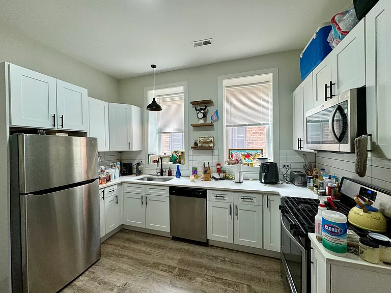 3203 W Armitage Ave #2F — Photo 13