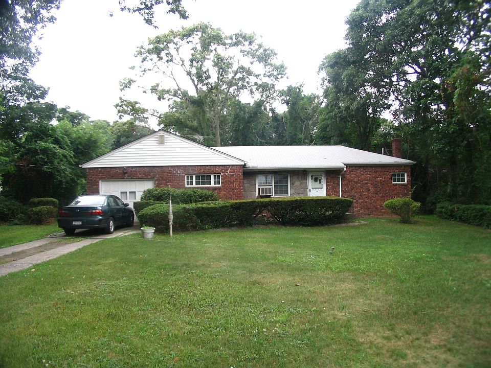 1st image of 44 Joan Ave