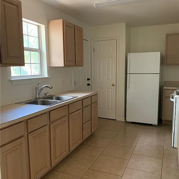 301 Taylor St — Photo 15