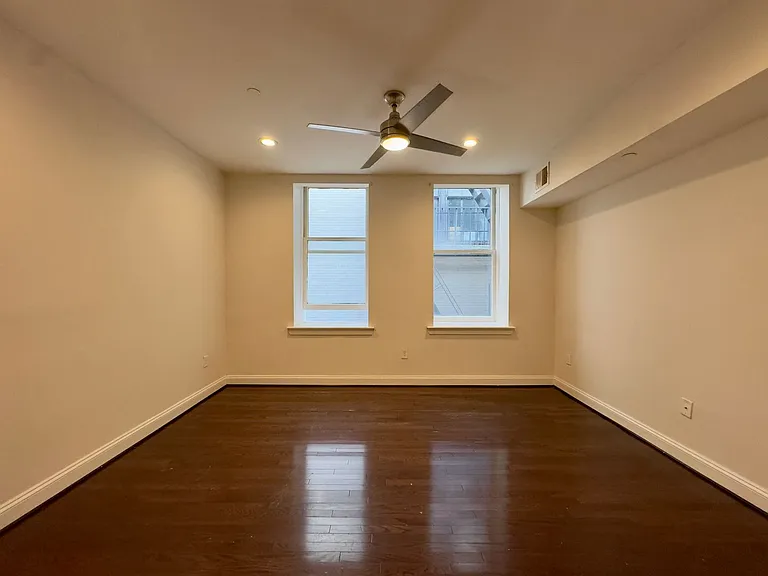 Apartment Units with In-Unit Laundry in Downtown Baltimore, MD! — Photo 23