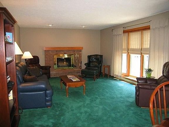3rd image of 13251 Sugarbush Ave NW