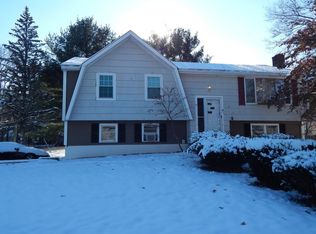 15 Calumet Dr, Brockton, MA 02301