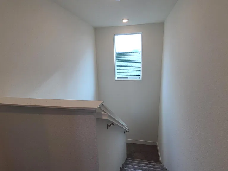 938 Pipit St — Photo 11