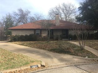 1901 Ford St, Arlington, TX 76013