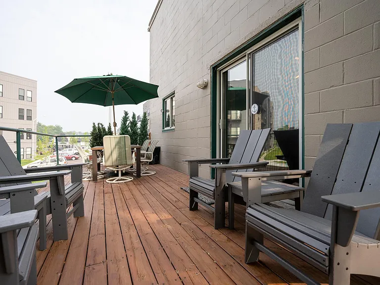 216 N Harbor Dr — Photo 9