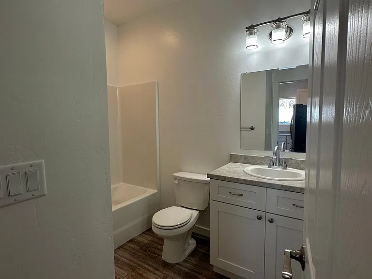 1115 E Carpenter St — Photo 17
