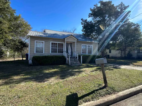 236 Barton St, Andalusia, AL 36420