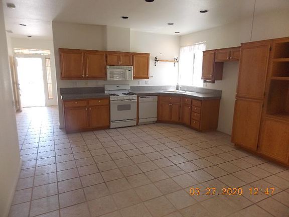 5th image of 26685 China Dr