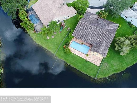 5th image of 1560 NW 101st Way
