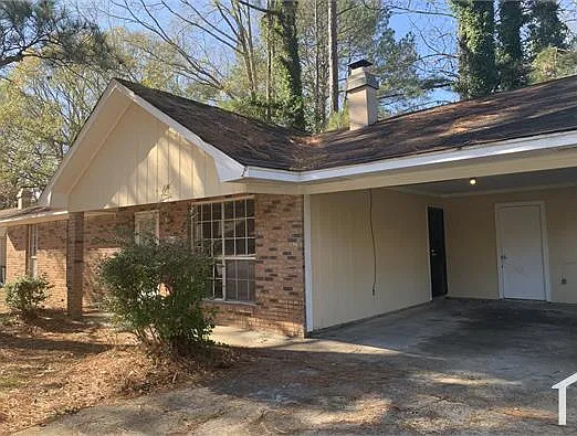 3 bed, $1,200 — Photo 1