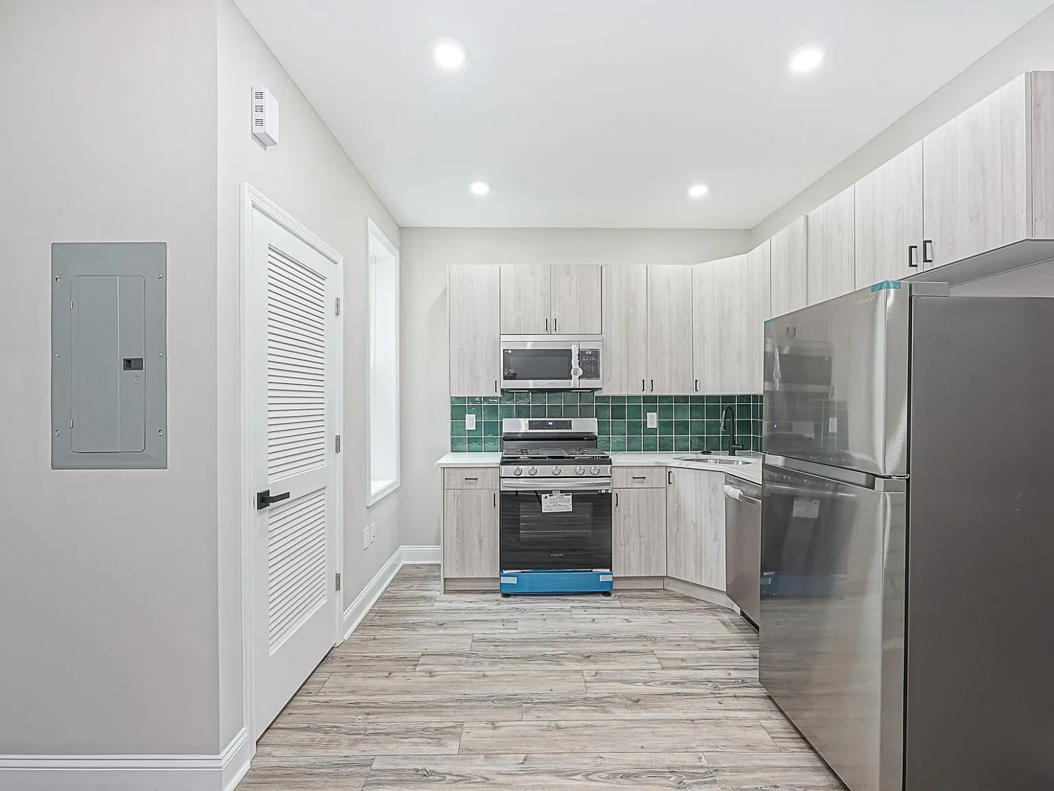2 bed, 900 sqft, $1,450 — Photo 3