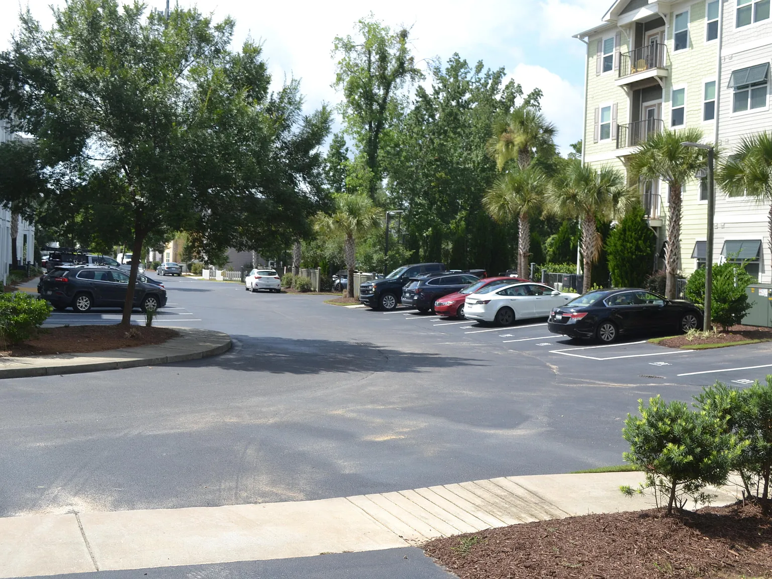 2 bed, 2.0 bath, 1048 sqft, $1,850 — Photo 4